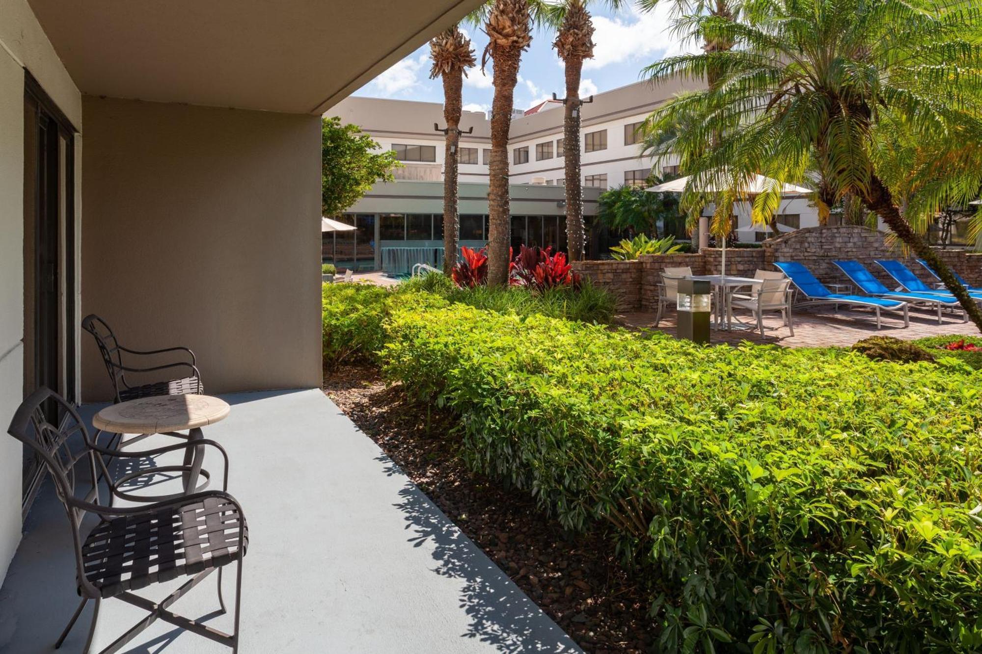 Sheraton Suites Orlando Airport Hotel Exterior foto